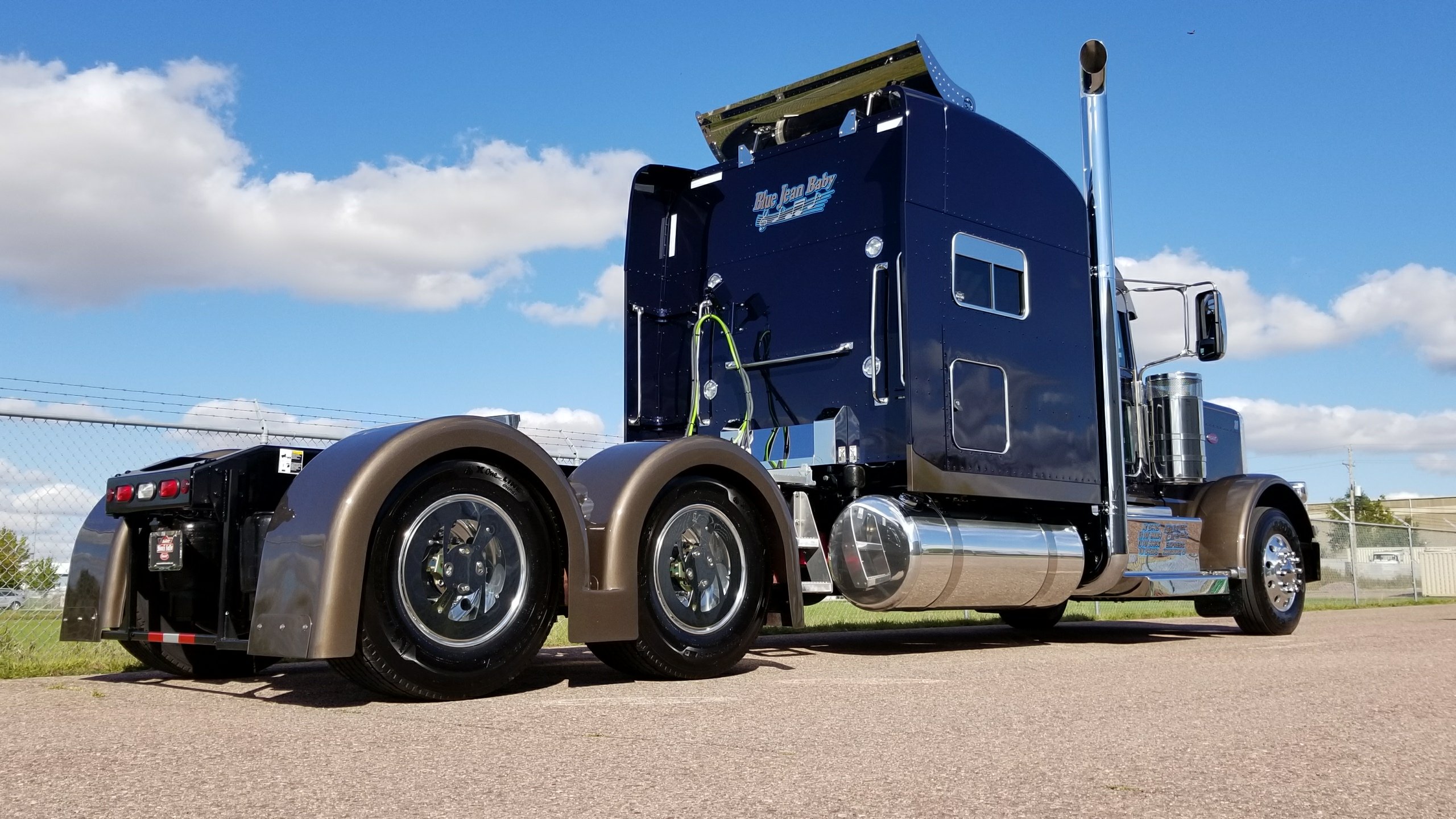 Awesome customized long hood! - Peterbilt of Sioux Falls