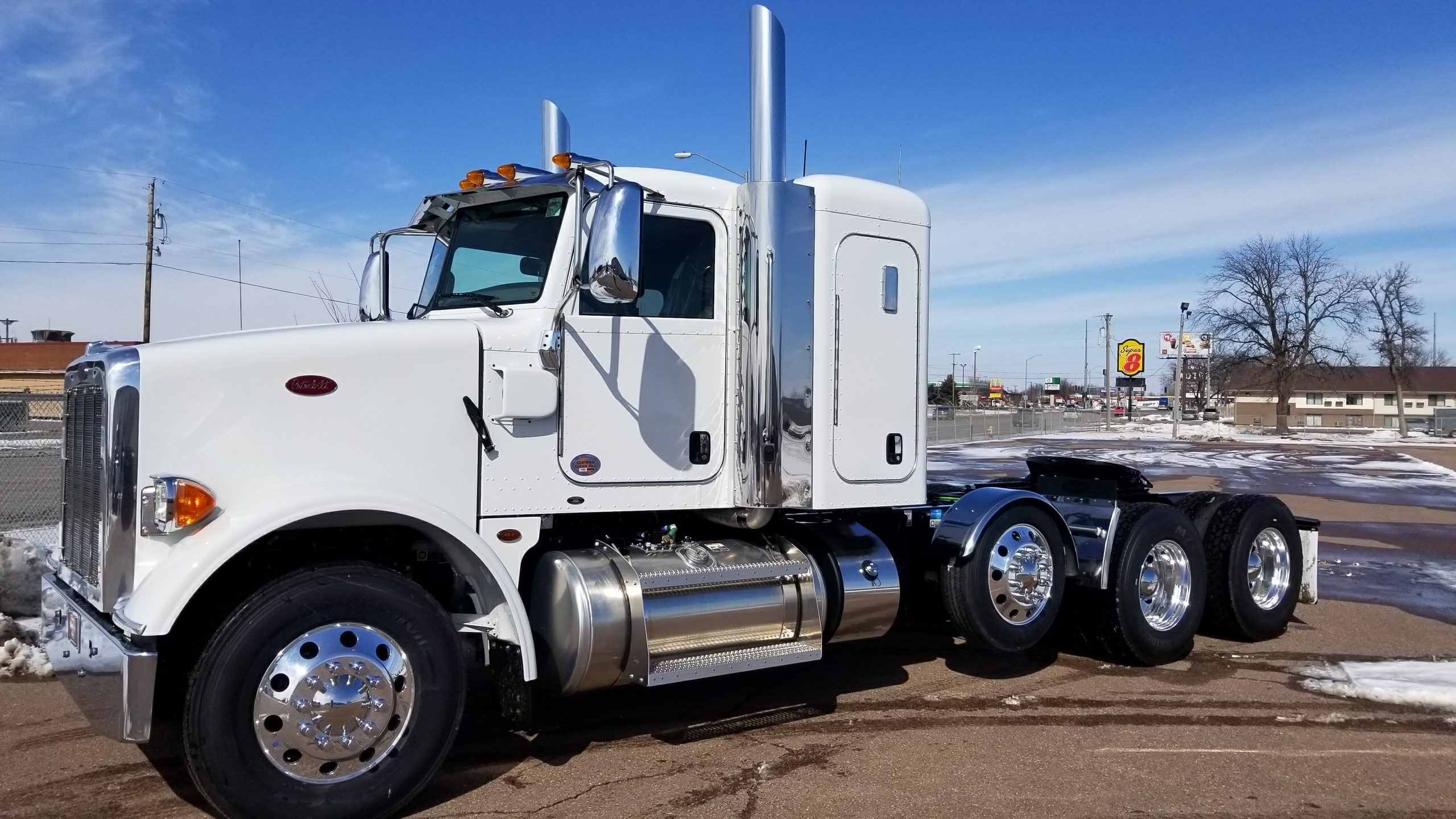 2019 365 with pusher axle Peterbilt of Sioux Falls