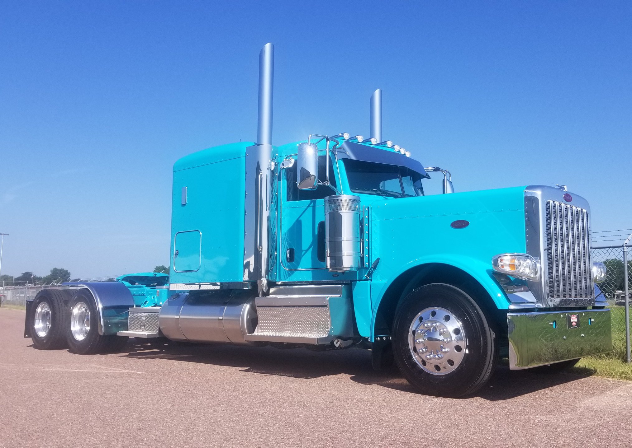 New turquoise 389! Peterbilt of Sioux Falls