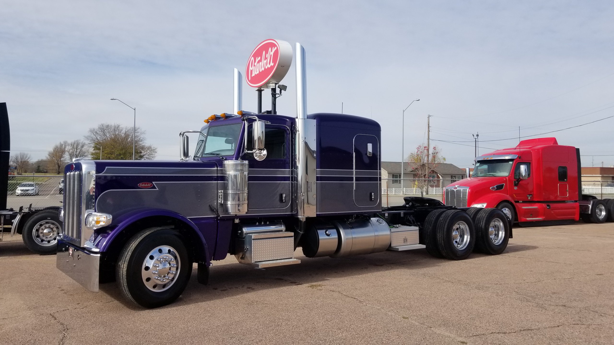 CUSTOM PAINT! Peterbilt of Sioux Falls
