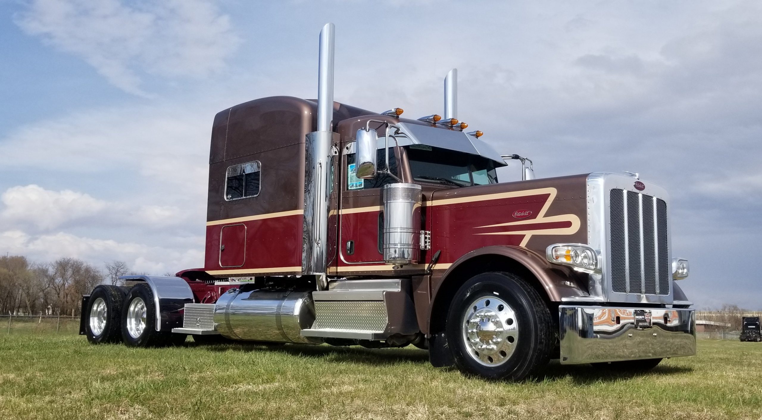 CUSTOM PAINTED NEW 389 FOR SALE! - Peterbilt of Sioux Falls