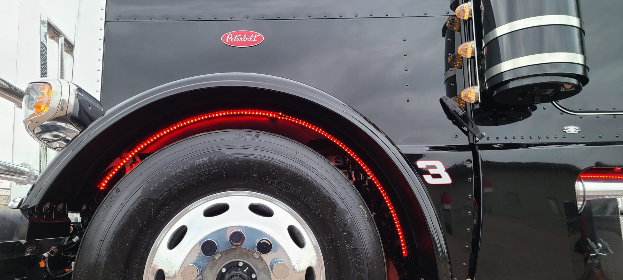 CUSTOM ACCESSORIES! Peterbilt of Sioux Falls