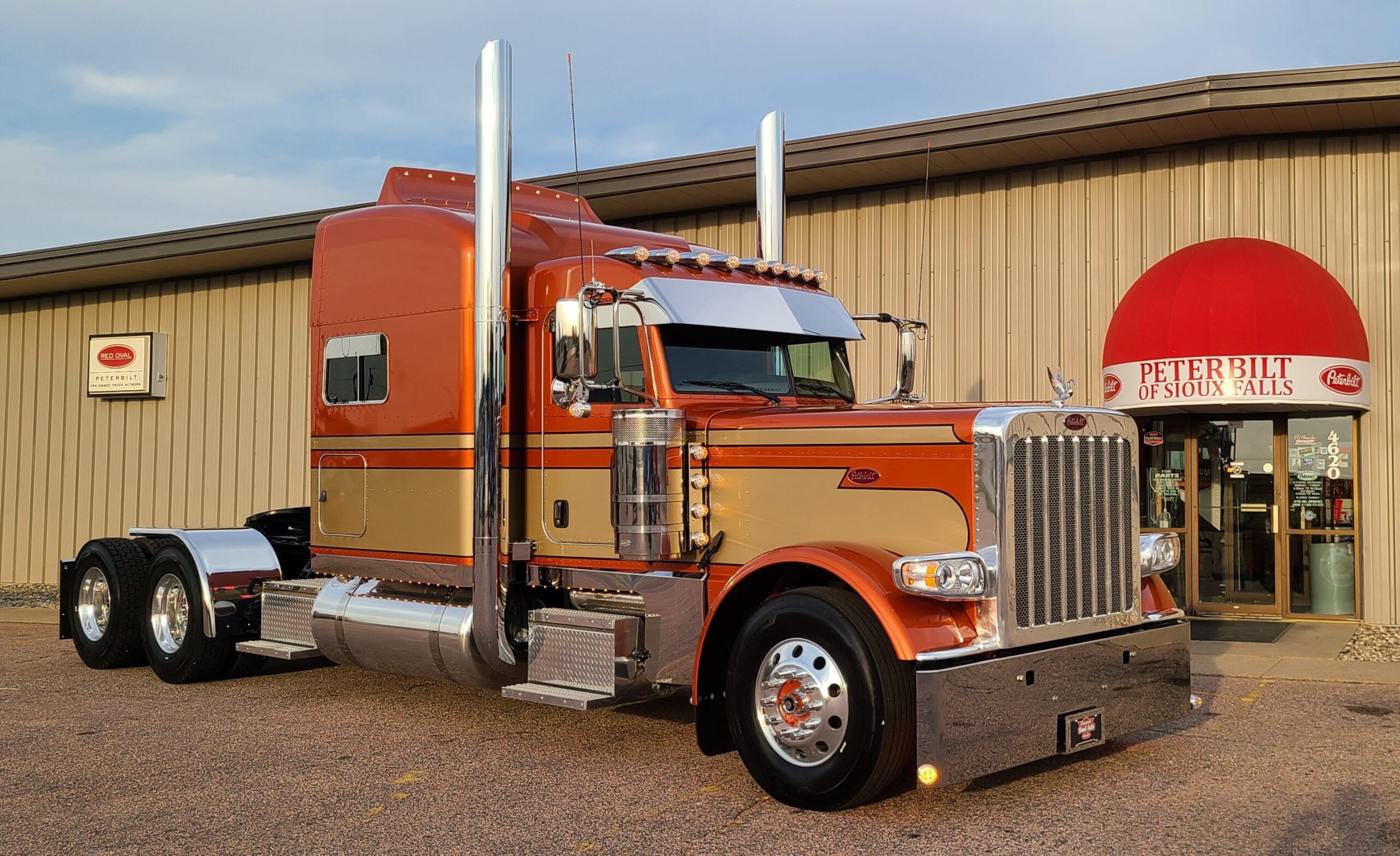 CUSTOM PAINT JOB! Peterbilt of Sioux Falls