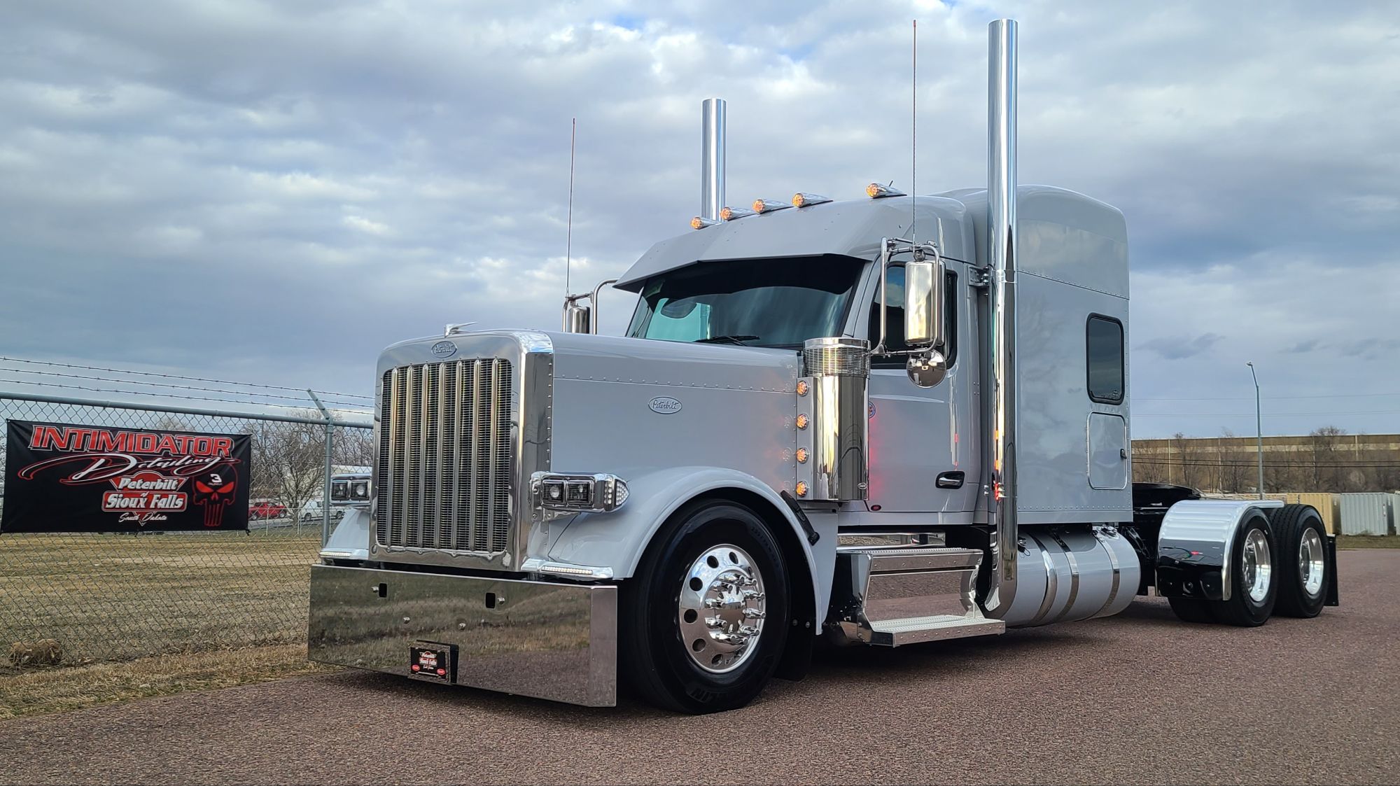 379 ミミック 20240319_1801371327311404468158083 - Peterbilt of Sioux Falls